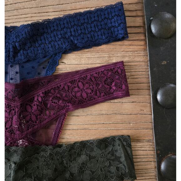 Victoria's Secret Lace Thong Bundle S New 3 pieces - Picture 2 of 5